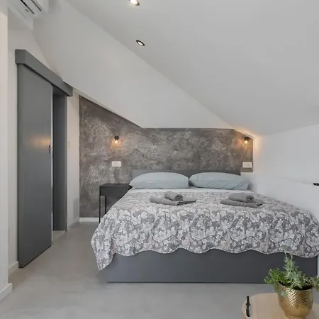 L&m Apartamento Makarska