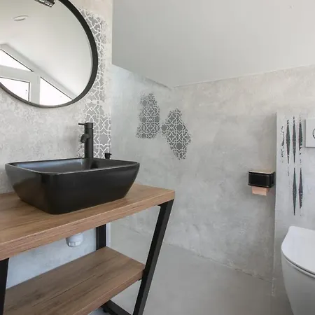 L&m * マカルスカ