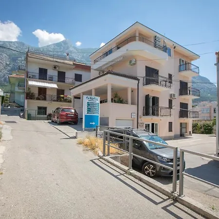 L&m Makarska